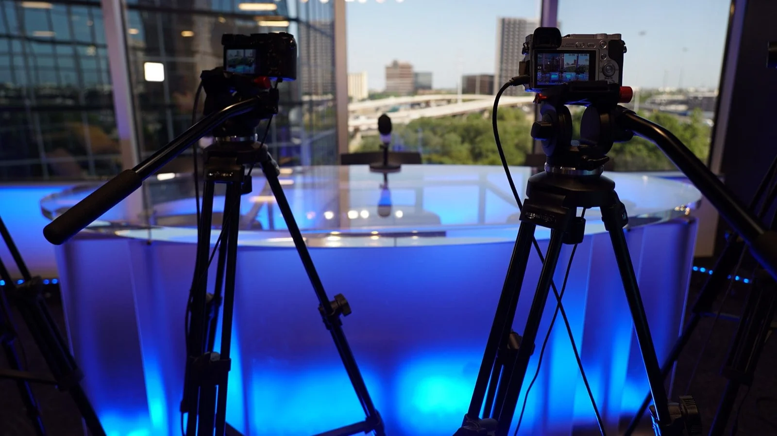 newscast-studio-7
